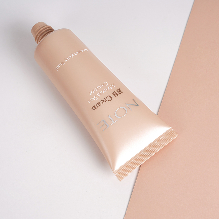 Горячая продажа пустая косметическая пластиковая упаковка тюбик BB Cream Tube